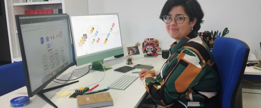 Mercedes Paoletti, investigadora de la Escuela Politécnica del grupo Hypercom, en su mesa de trabajo