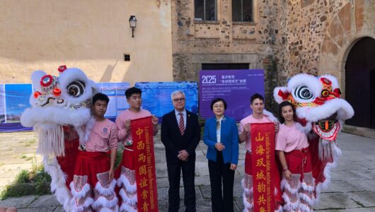 La UEx da la bienvenida a la delegación de la Universidad de Educación de Chongqing