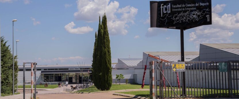 Entrada de la Facultad Ciencias Del Deporte
