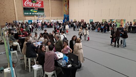 Más de 4.000 estudiantes de secundaria y bachillerato conocen la UEx en la Feria Educativa