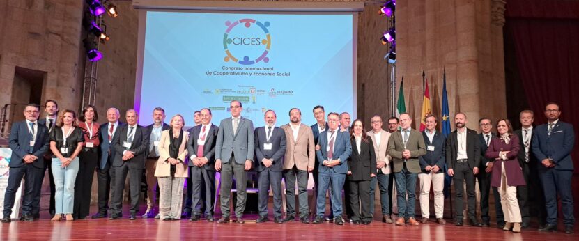 Foto De Grupo del I Congreso Internacional de Cooperativismo Y Economía Social