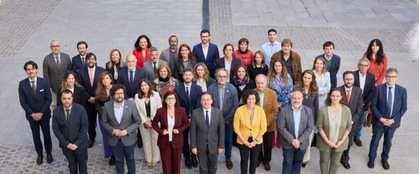 Foto De Grupo De La Constitución Del Consejo Superior De Cooperación