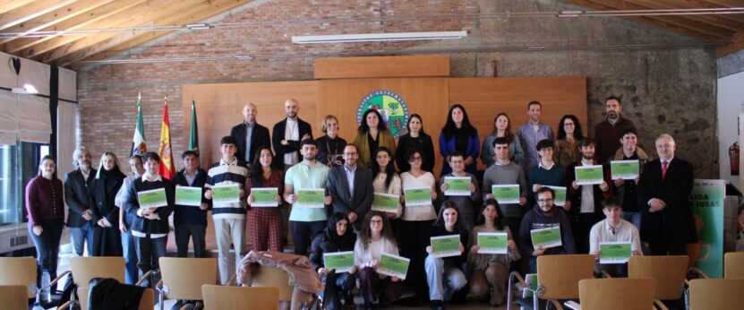 Foto de grupo de la final de la Liga de las Ideas